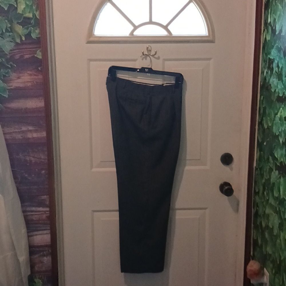 Men's 34 /30 Gallery by Haggar Grey Slacks